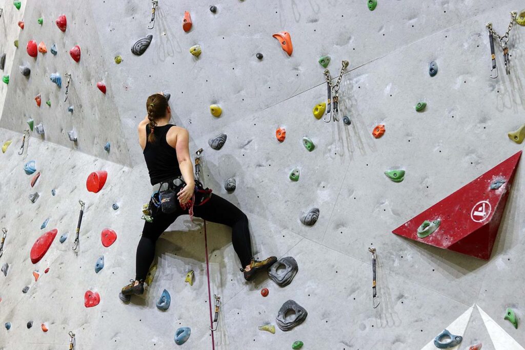 indoor rock lead climbing training